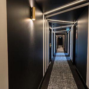 Superior King Room Courtyard View